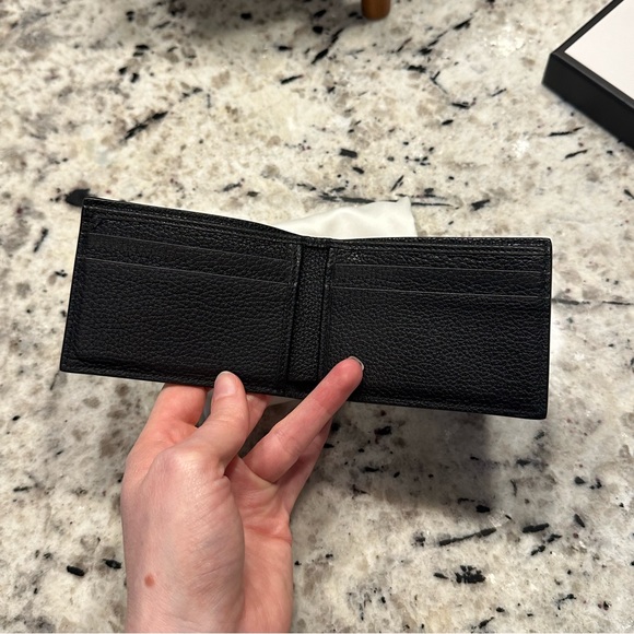 Gucci GG Print Leather Bi-Fold Wallet - Picture 2 of 5